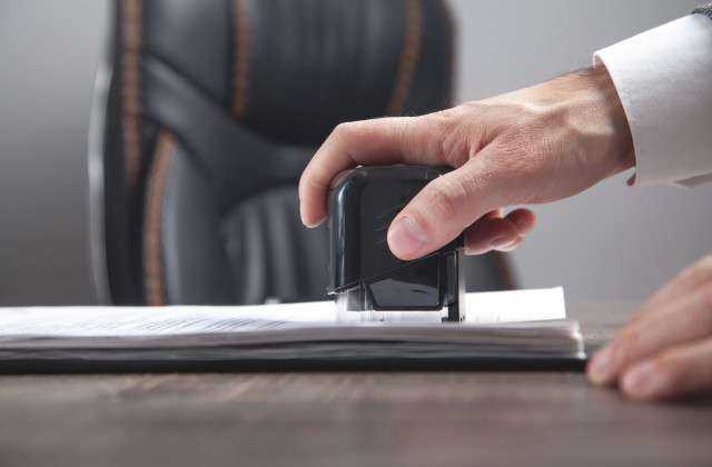 Справка с места работы: что указать, как правильно составлять и выдавать