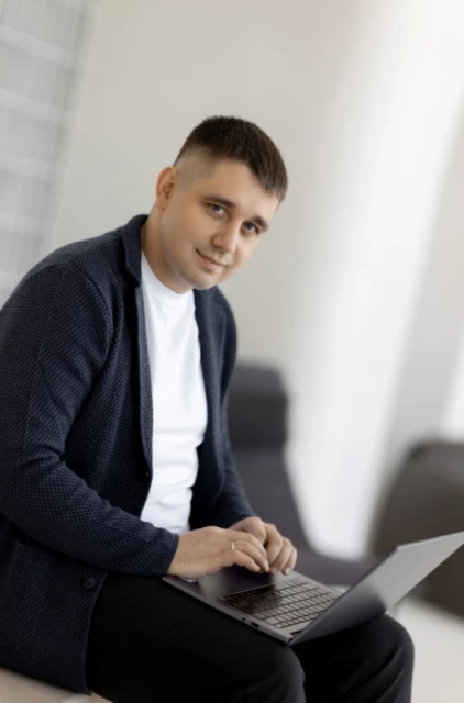 Рад знакомству! Меня зовут Кон