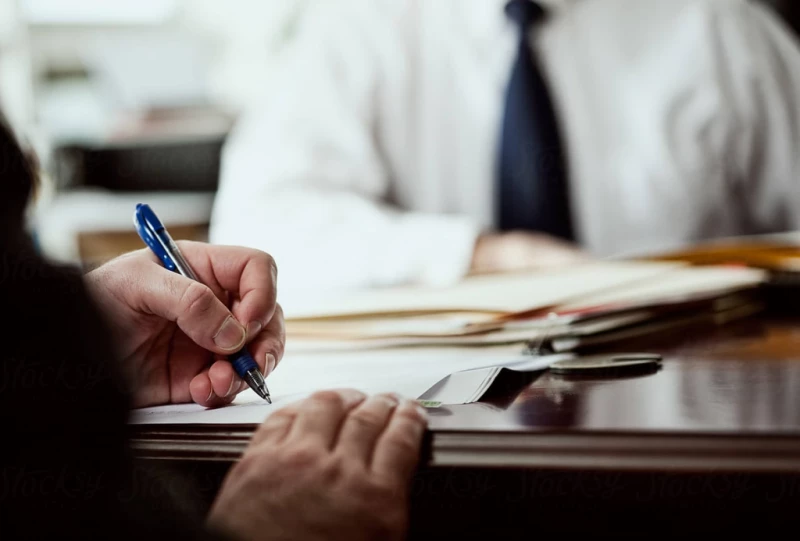 Место работы в трудовом договоре: как и где указывать