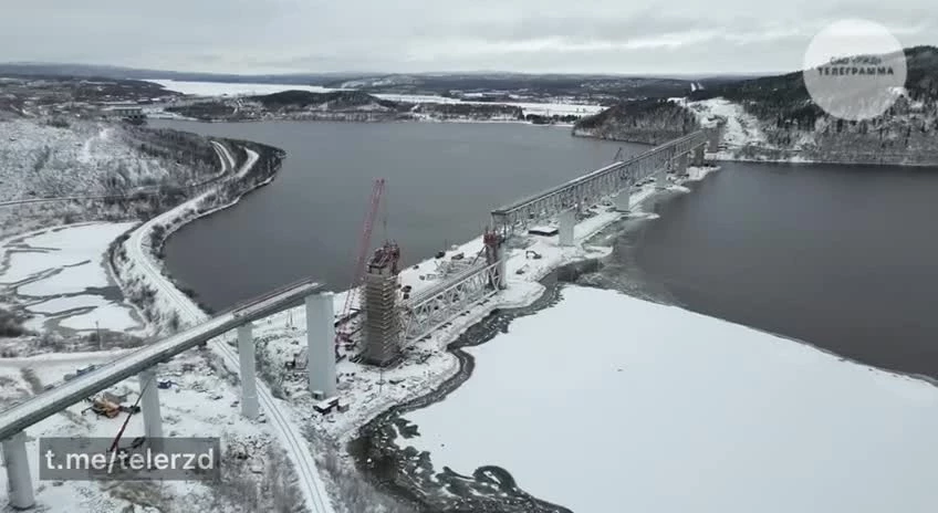Монтаж 1000-тонного пролёта моста через реку Тулома