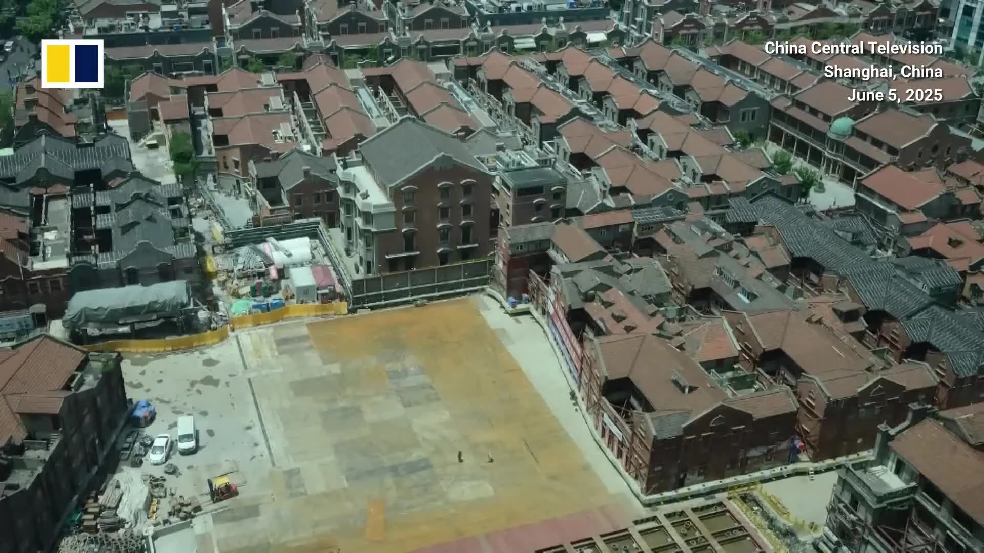 Hundreds of robots move Shanghai city block.mp4